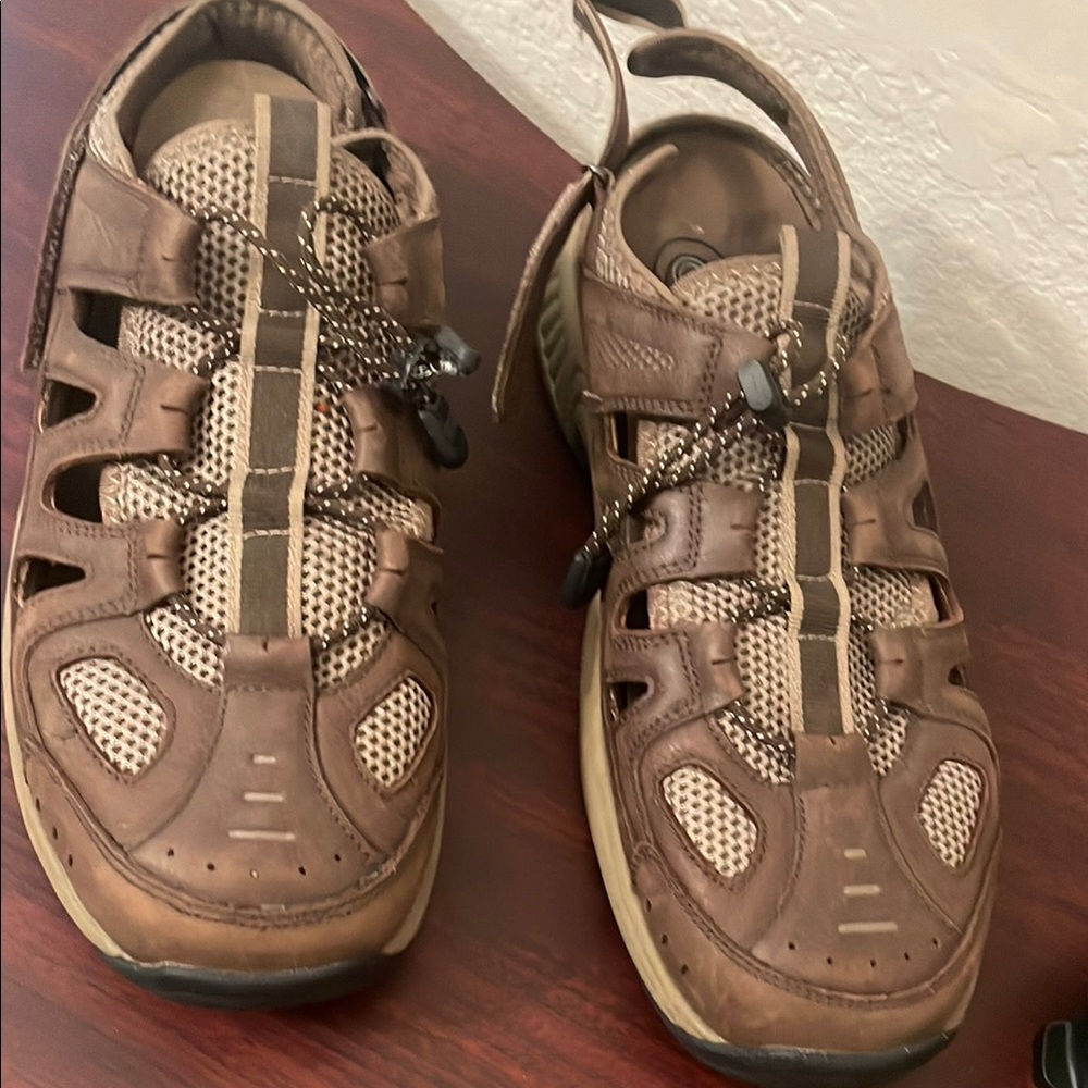 Brown Closed-Toe Sandals with Ventilation and Rubber Sole
